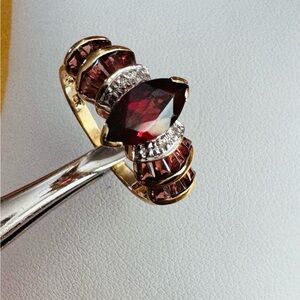 Vintage 10K Yellow Gold Garnet Diamond Accent Ring Marquise Cut size 7 cocktail
